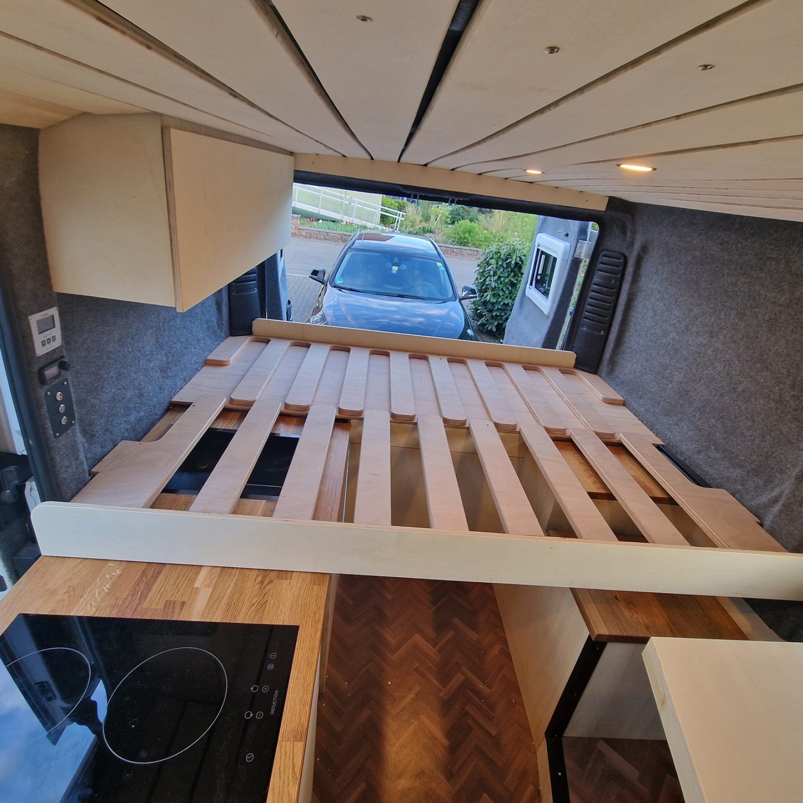 Showroom Bett Ausgezogen