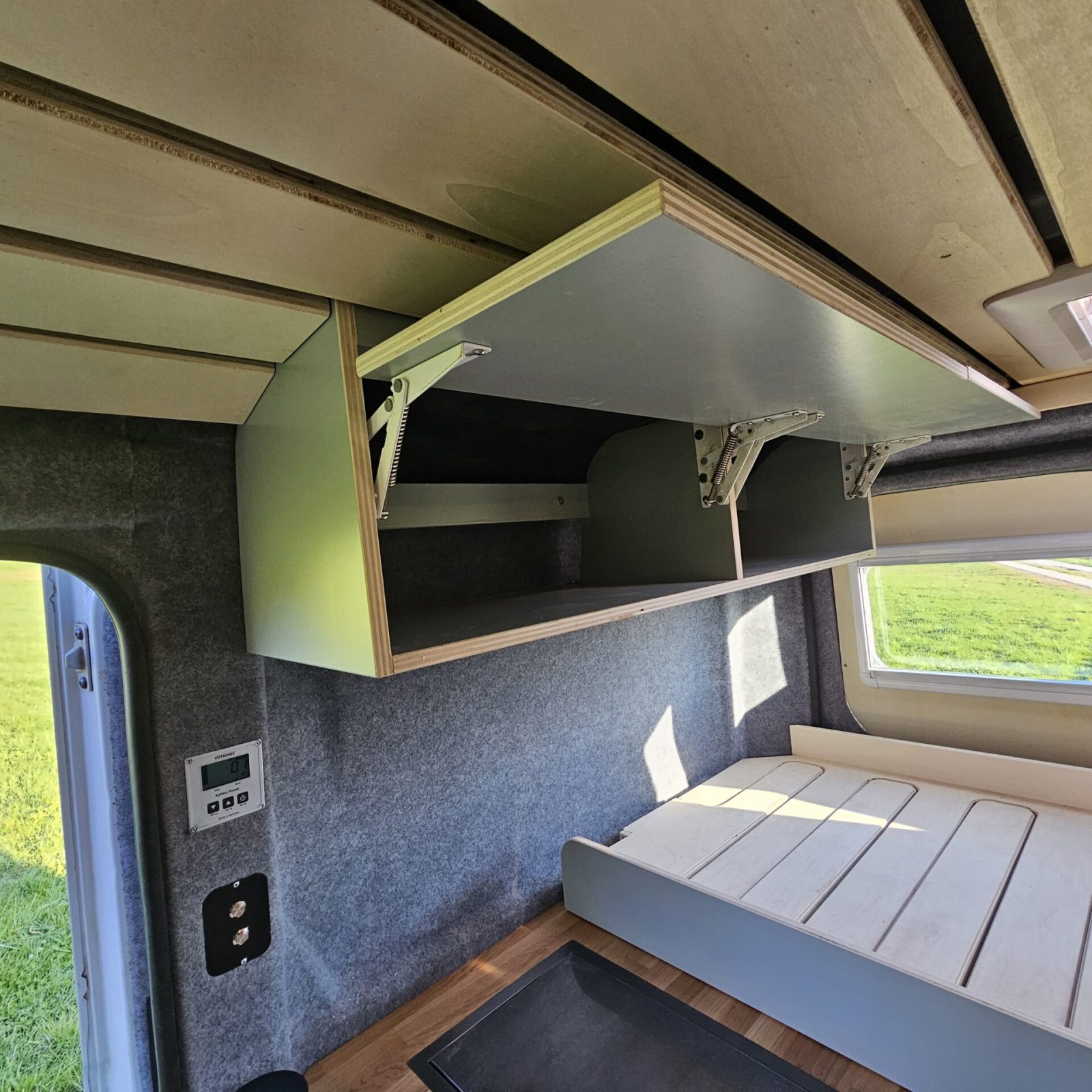 Showroom Ansicht Hängeschrank