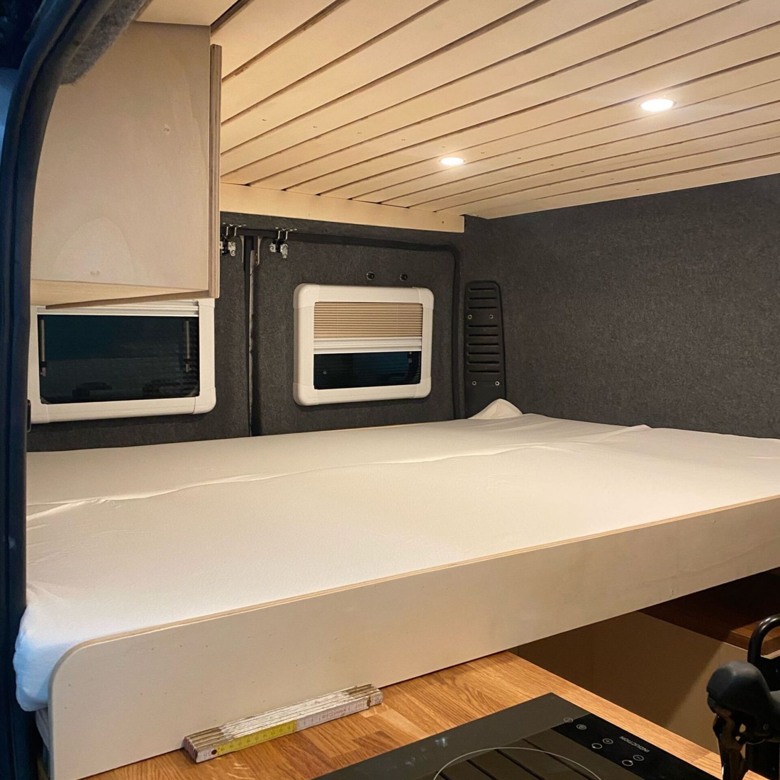 Showroom Bett mit Matratzen