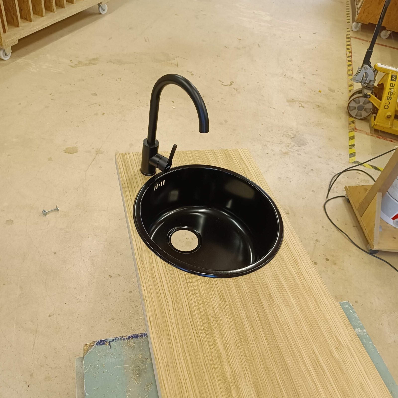 Showroom Anfertigung Arbeitsplatte + Waschbecken