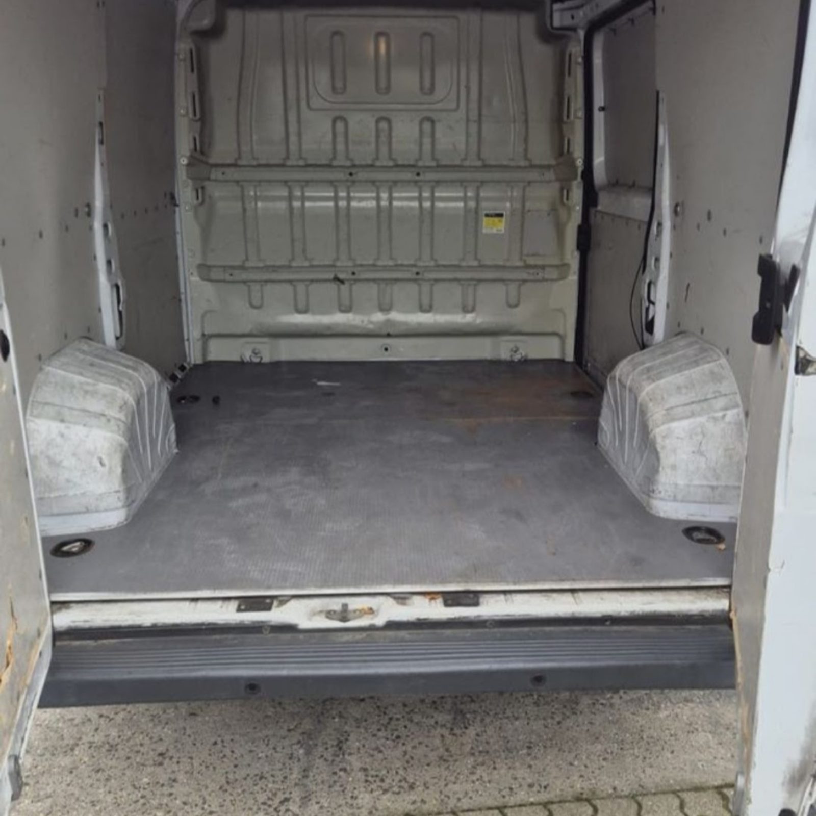 Showroom Ansicht Hecktüren Offen